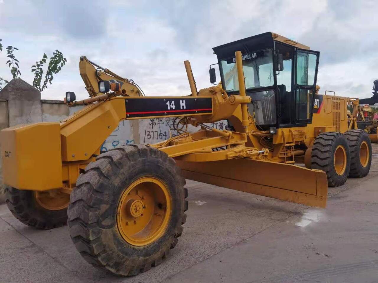 CATERPILLAR 14H - Grader: gambar 1 CATERPILLAR 14H - Grader: gambar 1