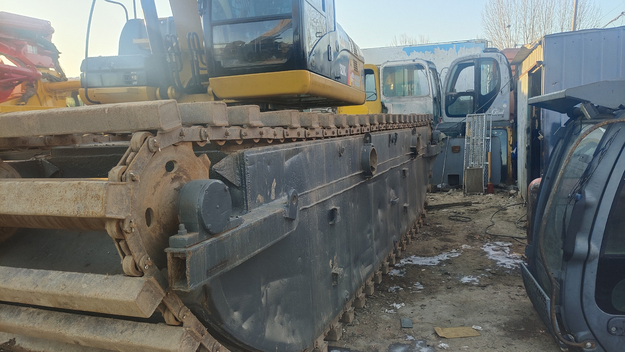 CATERPILLAR 320C - Ekskavator amfibi: gambar 2 CATERPILLAR 320C - Ekskavator amfibi: gambar 2