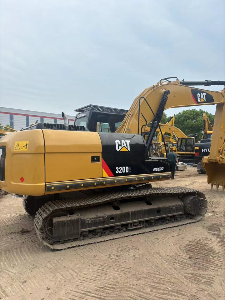 CATERPILLAR 320D - Ekskavator: gambar 2 CATERPILLAR 320D - Ekskavator: gambar 2