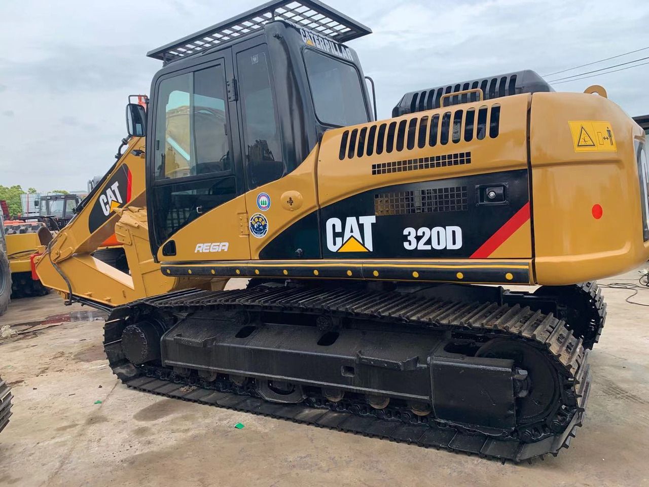 CATERPILLAR 320D - Ekskavator perayap: gambar 4 CATERPILLAR 320D - Ekskavator perayap: gambar 4