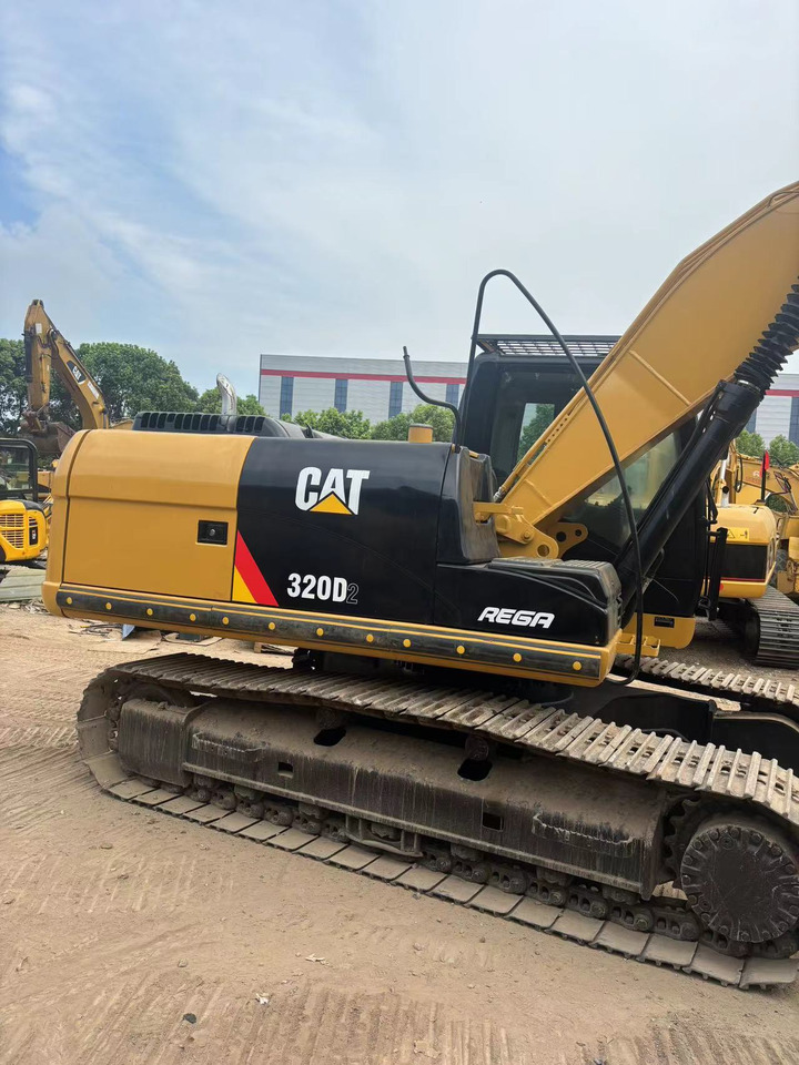 CATERPILLAR 320D - Ekskavator: gambar 5 CATERPILLAR 320D - Ekskavator: gambar 5