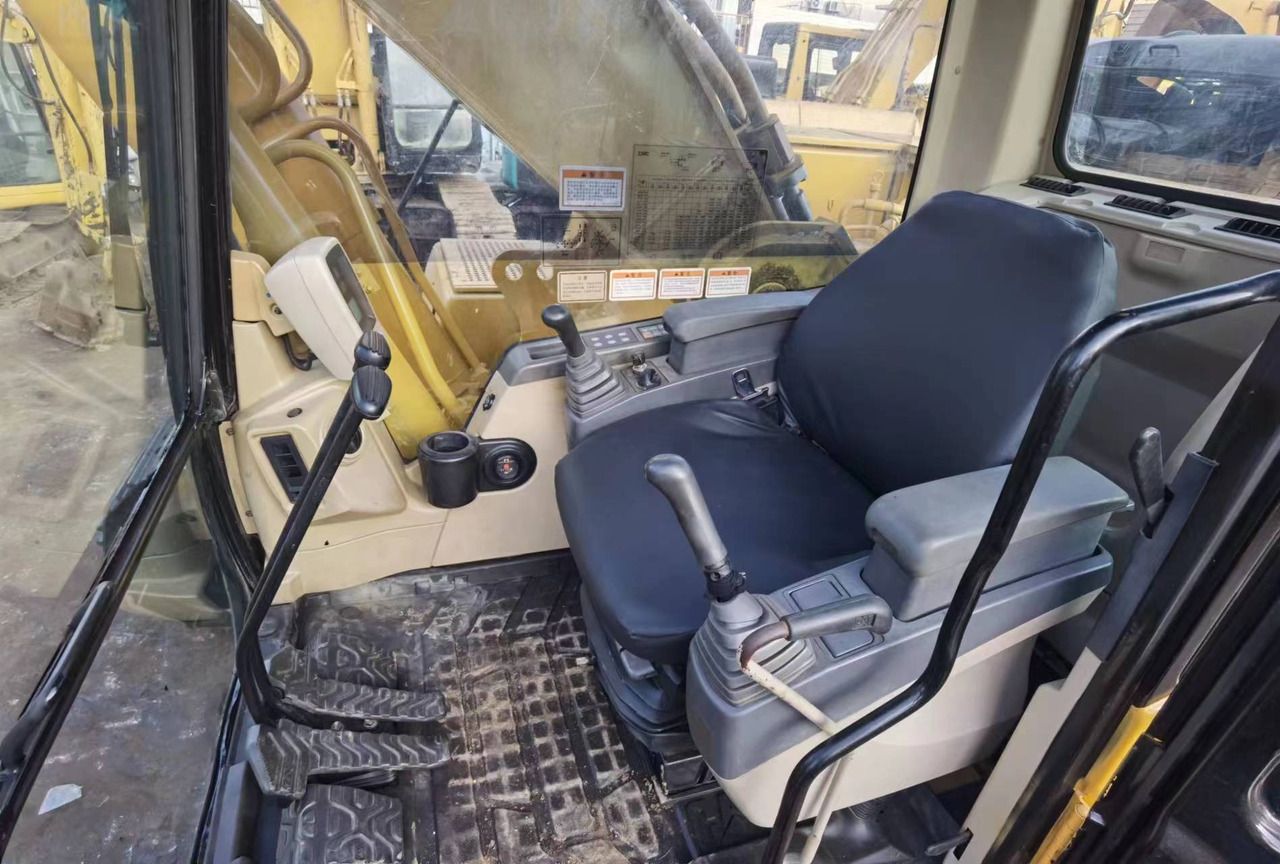 CATERPILLAR 330C - Ekskavator perayap: gambar 5 CATERPILLAR 330C - Ekskavator perayap: gambar 5
