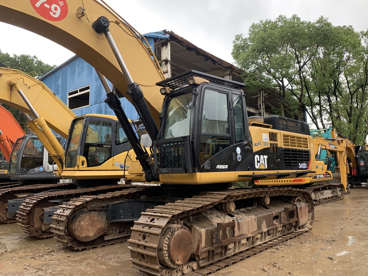 CATERPILLAR 345DL - Ekskavator perayap: gambar 4 CATERPILLAR 345DL - Ekskavator perayap: gambar 4