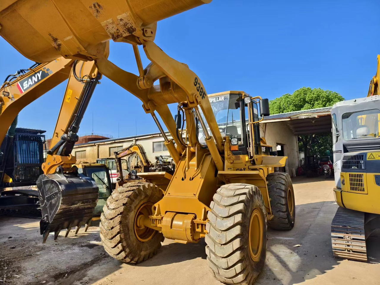CATERPILLAR 938F - Wheel loader: gambar 1 CATERPILLAR 938F - Wheel loader: gambar 1