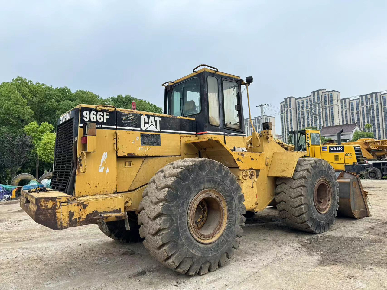 CATERPILLAR 966F - Wheel loader: gambar 4 CATERPILLAR 966F - Wheel loader: gambar 4