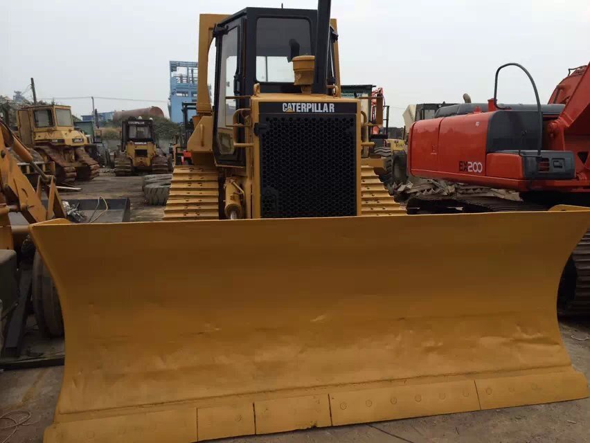 CATERPILLAR D5H - Bulldozer: gambar 1 CATERPILLAR D5H - Bulldozer: gambar 1