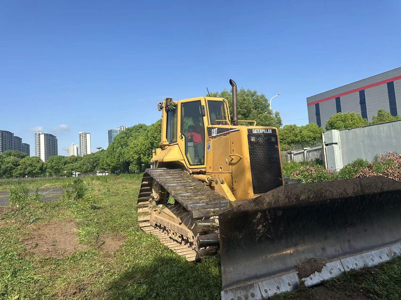CATERPILLAR D5N - Bulldozer: gambar 1 CATERPILLAR D5N - Bulldozer: gambar 1