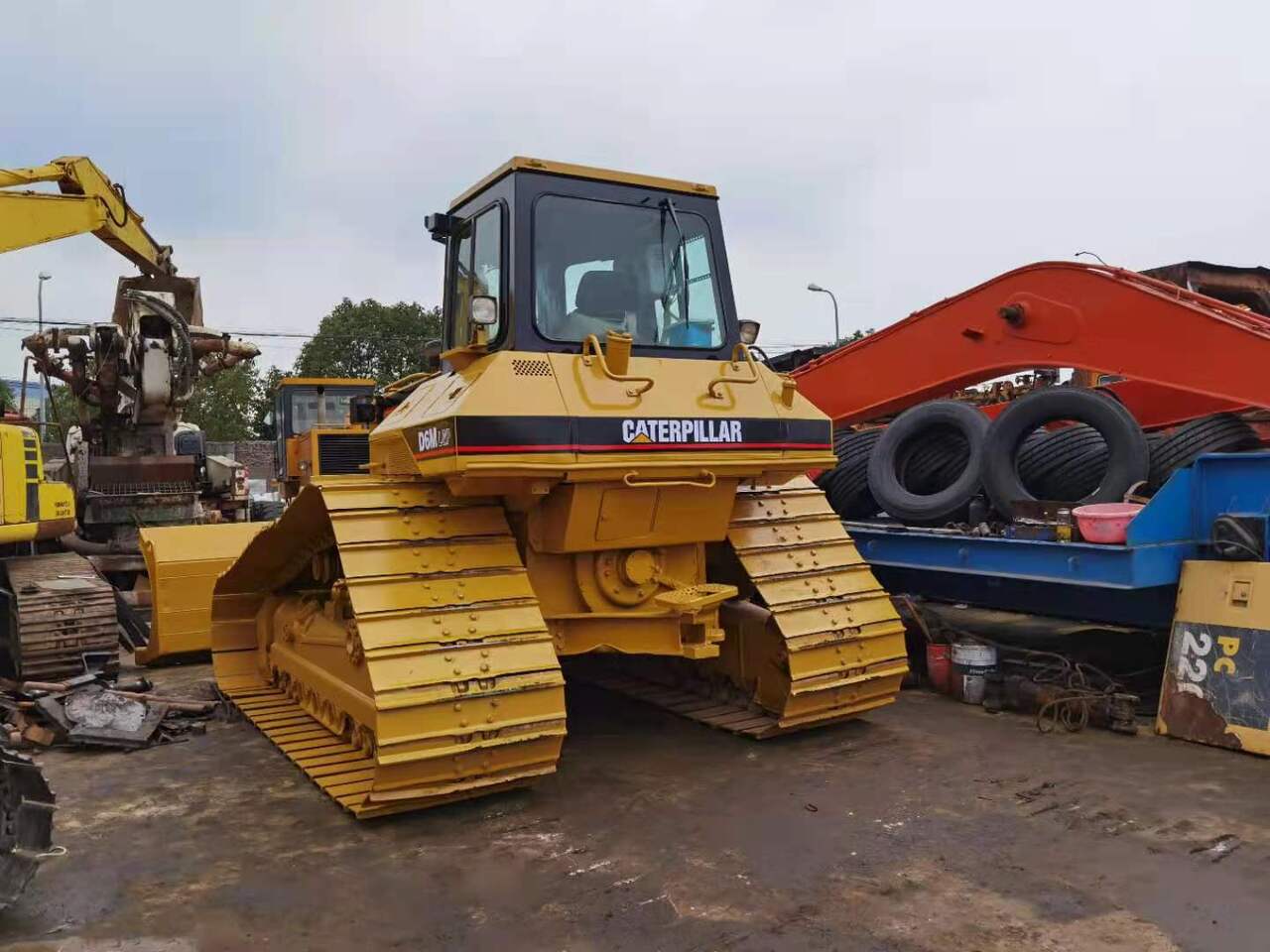 CATERPILLAR D6M - Bulldozer: gambar 4 CATERPILLAR D6M - Bulldozer: gambar 4
