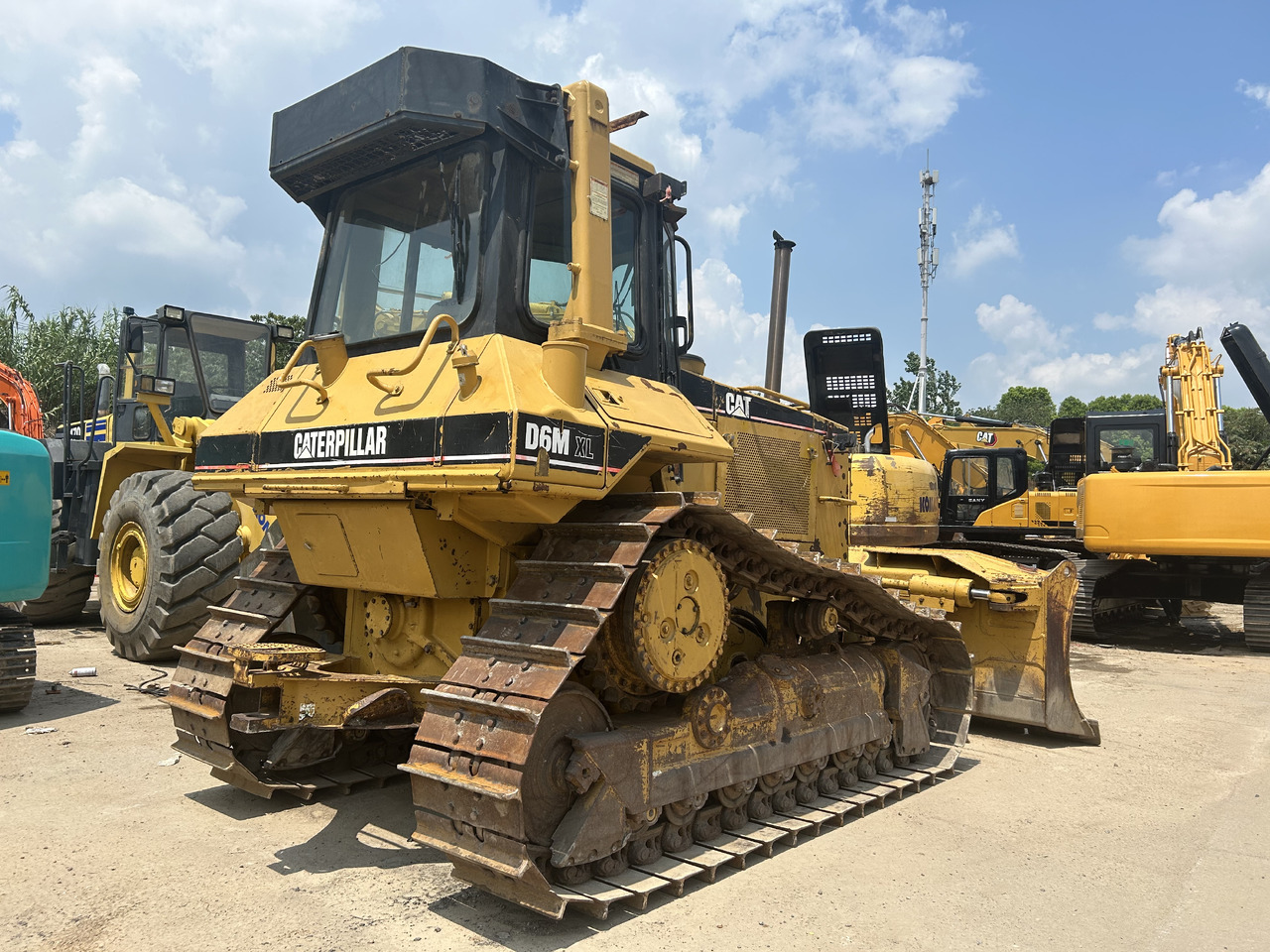 CATERPILLAR D6M XL - Bulldozer: gambar 2 CATERPILLAR D6M XL - Bulldozer: gambar 2