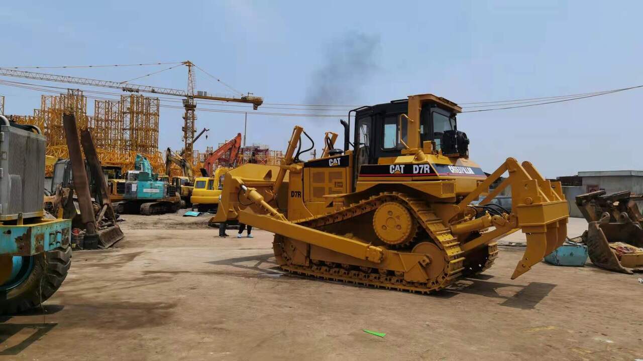 CATERPILLAR D7R - Bulldozer: gambar 2 CATERPILLAR D7R - Bulldozer: gambar 2