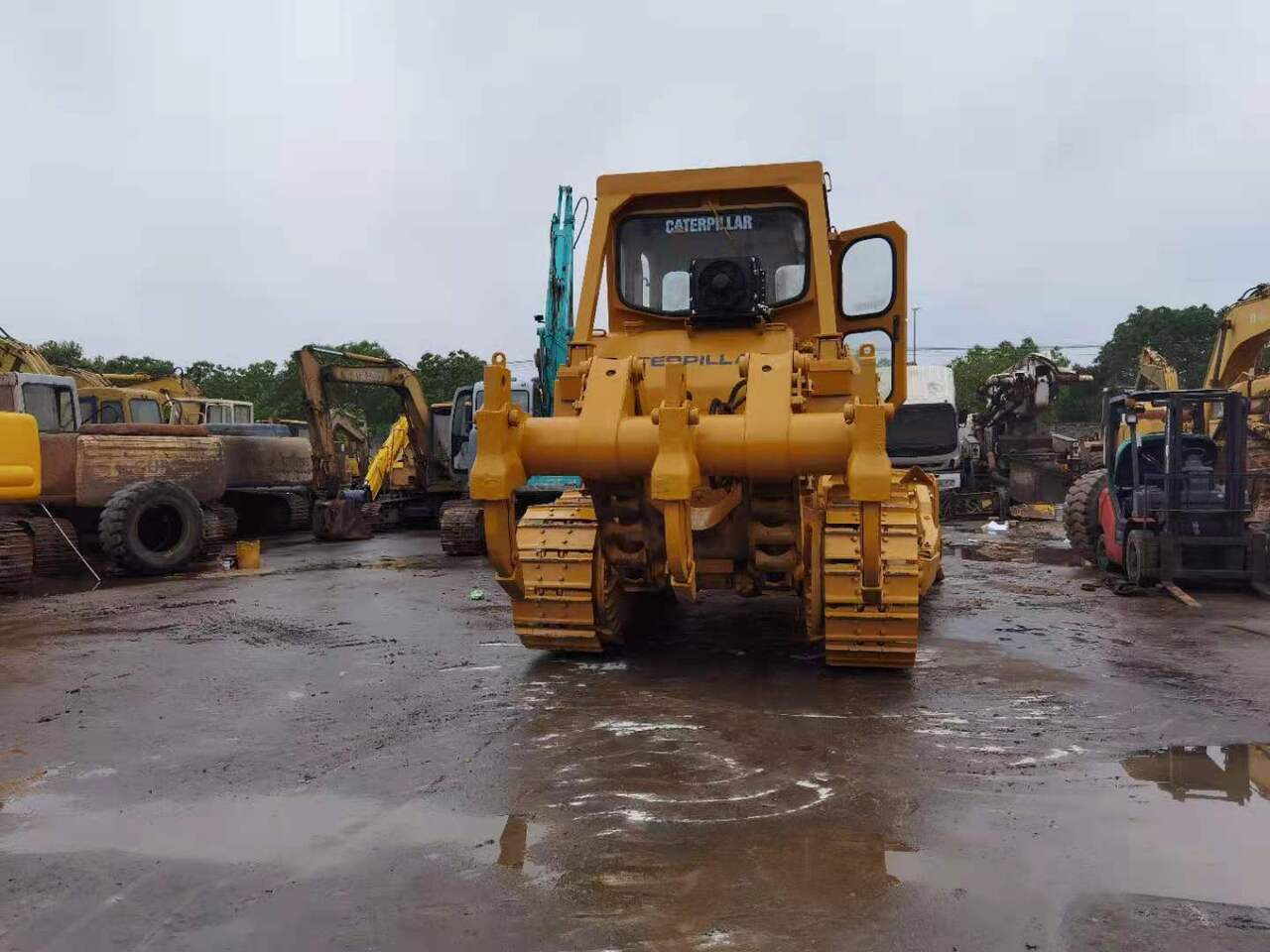 CATERPILLAR D8K - Bulldozer: gambar 5 CATERPILLAR D8K - Bulldozer: gambar 5
