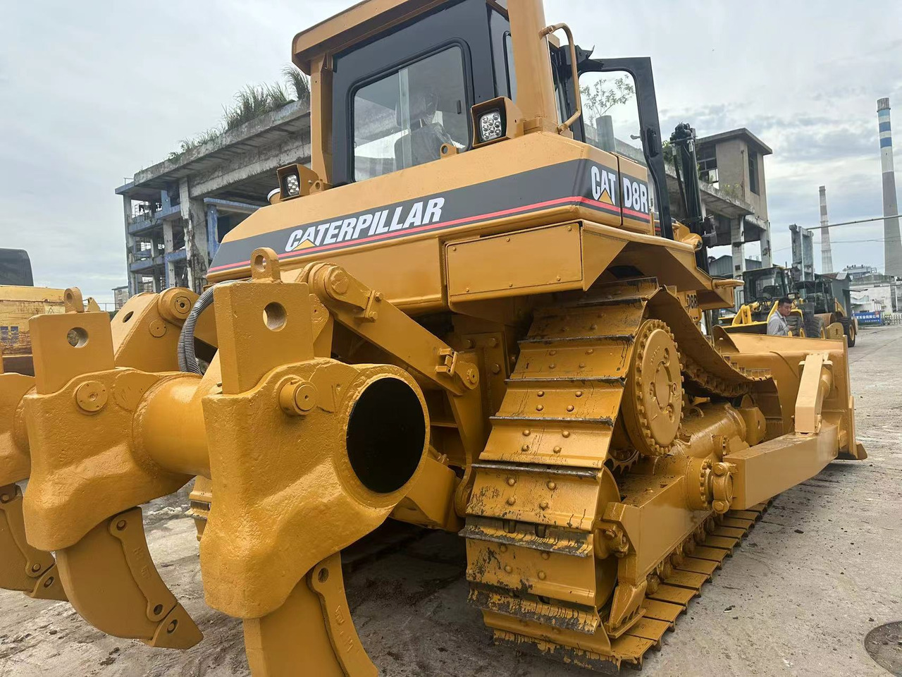 CATERPILLAR D8R - Bulldozer: gambar 4 CATERPILLAR D8R - Bulldozer: gambar 4