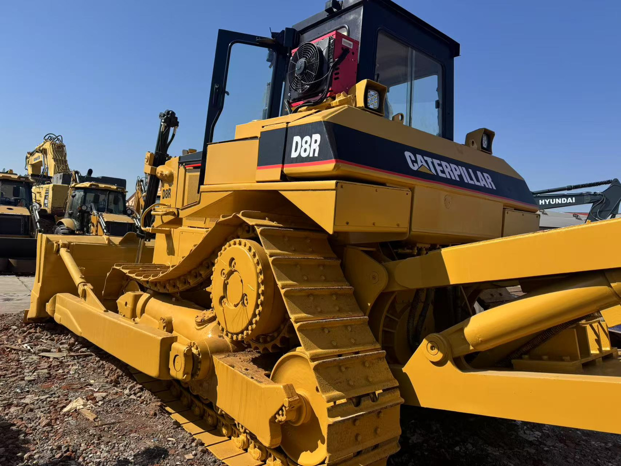 CATERPILLAR D8R - Bulldozer: gambar 3 CATERPILLAR D8R - Bulldozer: gambar 3
