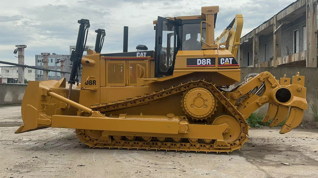 CATERPILLAR D8R - Bulldozer: gambar 1 CATERPILLAR D8R - Bulldozer: gambar 1