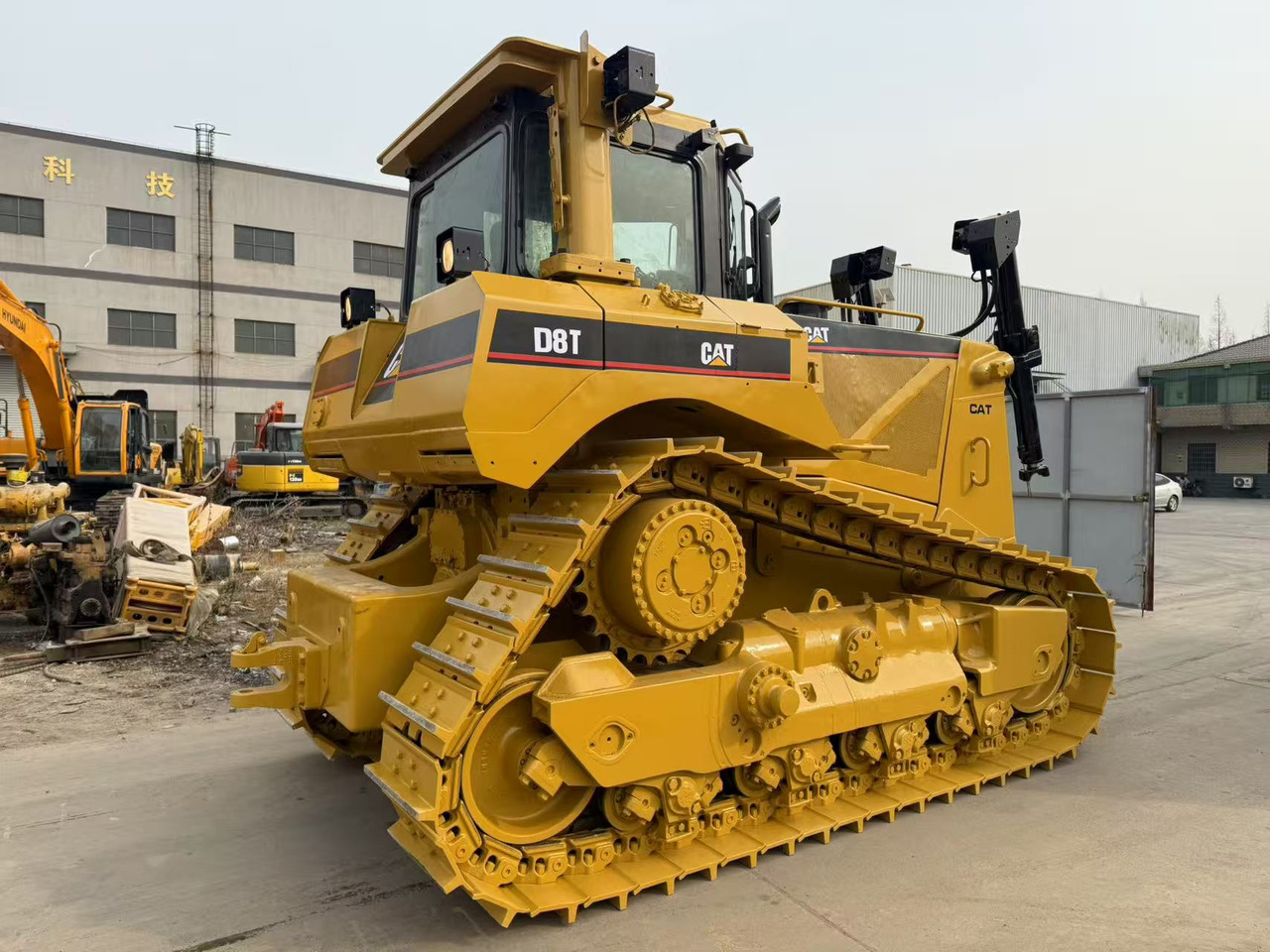 CATERPILLAR D8T - Bulldozer: gambar 2 CATERPILLAR D8T - Bulldozer: gambar 2