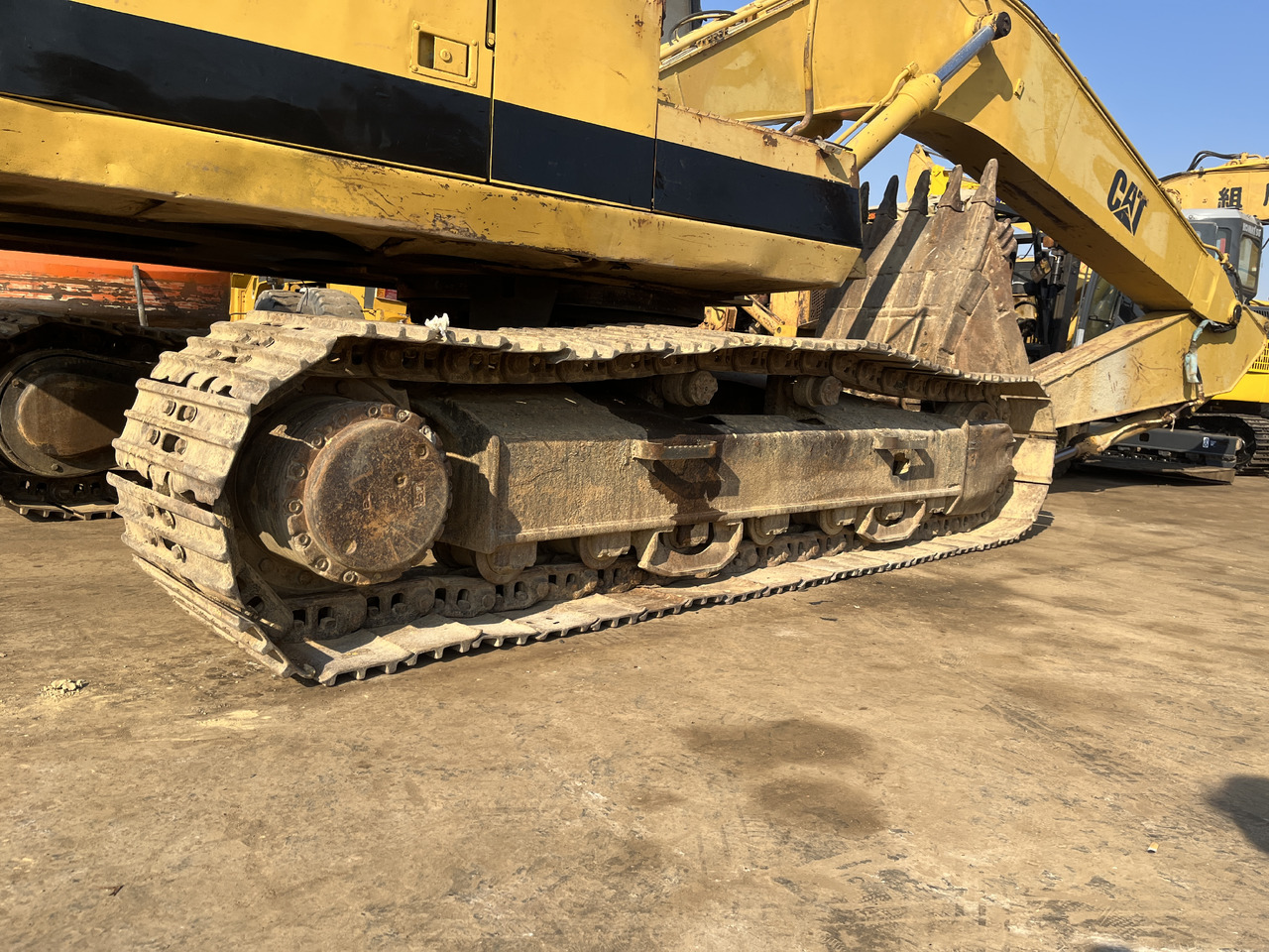 CATERPILLAR E200 - Ekskavator: gambar 4 CATERPILLAR E200 - Ekskavator: gambar 4