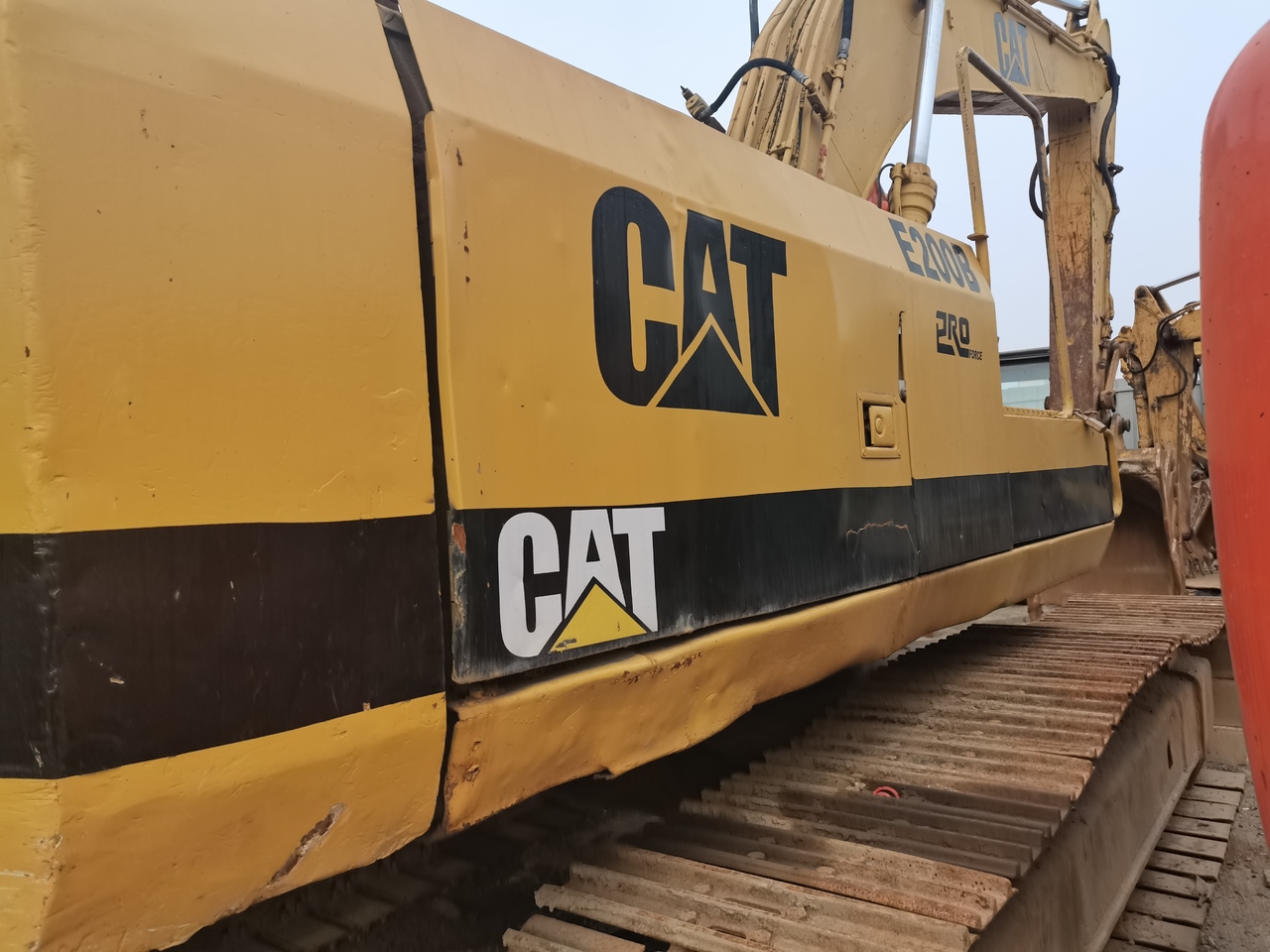 CATERPILLAR E200 - Ekskavator perayap: gambar 4 CATERPILLAR E200 - Ekskavator perayap: gambar 4