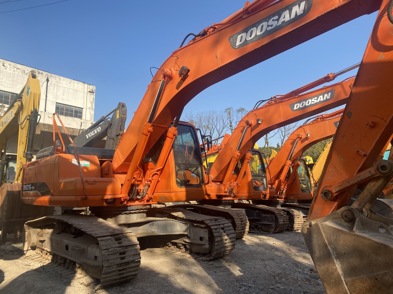 DOOSAN DH215-9E - Ekskavator perayap: gambar 1 DOOSAN DH215-9E - Ekskavator perayap: gambar 1