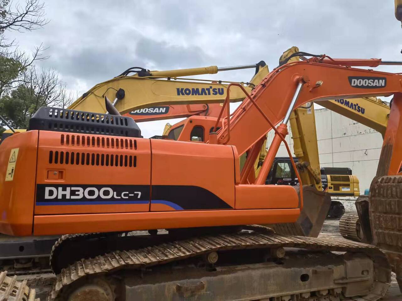 DOOSAN DH300 - Ekskavator perayap: gambar 2 DOOSAN DH300 - Ekskavator perayap: gambar 2
