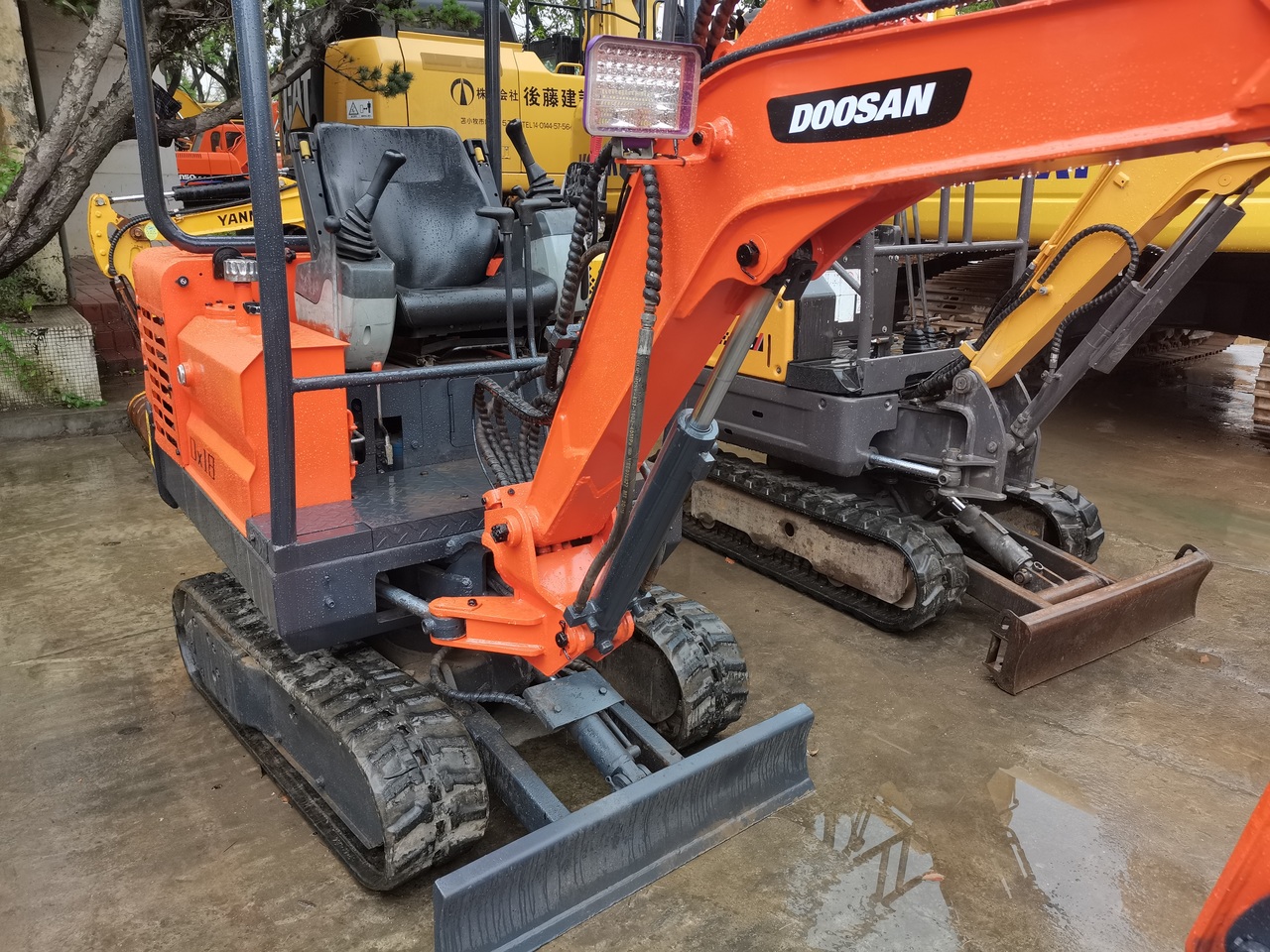 DOOSAN DX18 - Ekskavator mini: gambar 4 DOOSAN DX18 - Ekskavator mini: gambar 4