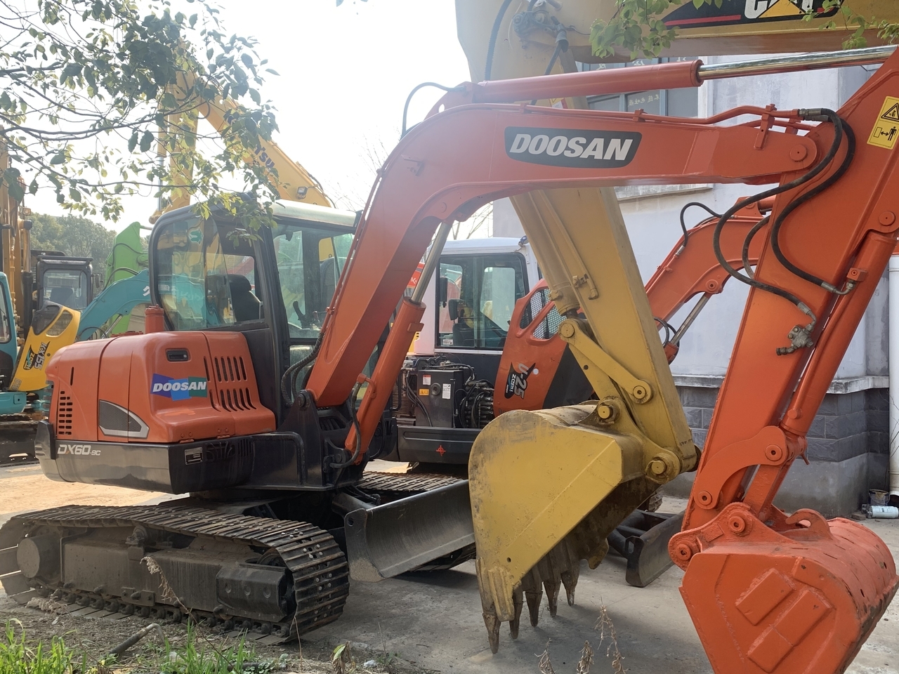 DOOSAN DX60-9 - Ekskavator mini: gambar 1 DOOSAN DX60-9 - Ekskavator mini: gambar 1