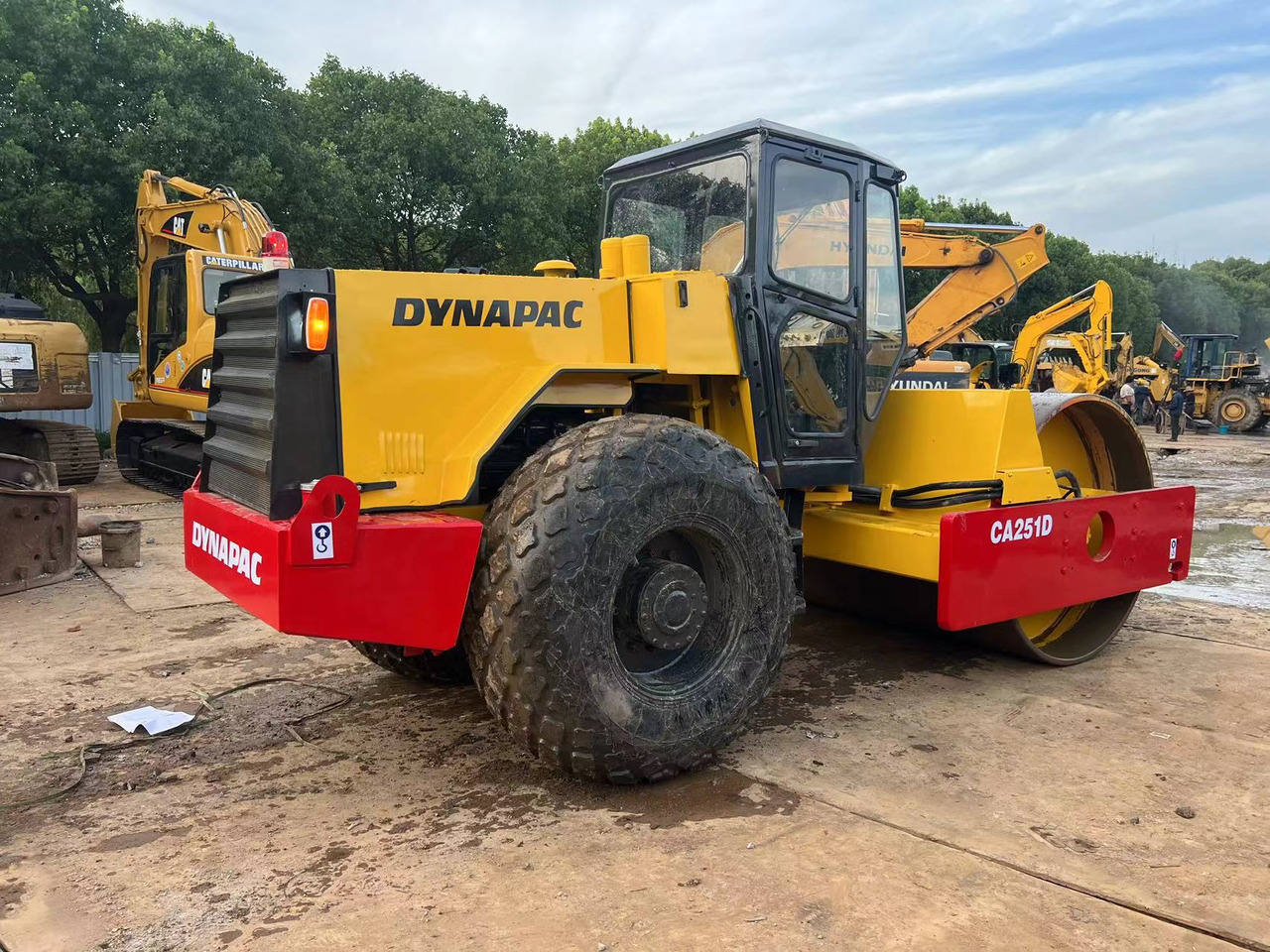 DYNAPAC CA215D - Roller: gambar 2 DYNAPAC CA215D - Roller: gambar 2