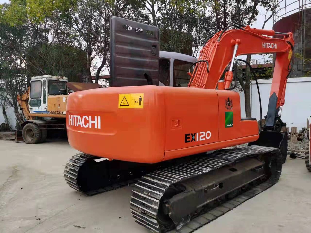 HITACHI EX120-5 - Ekskavator perayap: gambar 2 HITACHI EX120-5 - Ekskavator perayap: gambar 2