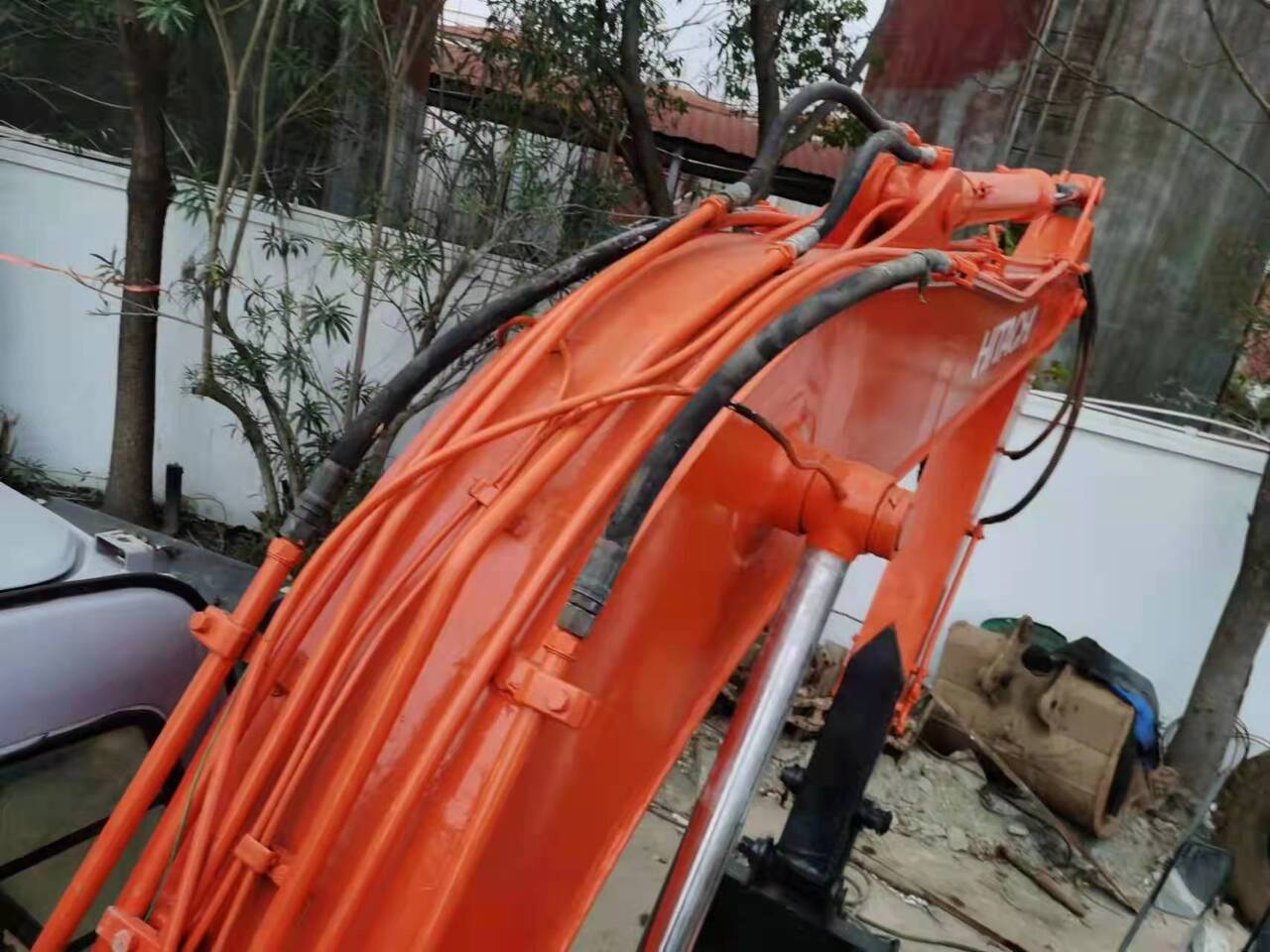 HITACHI EX120-5 - Ekskavator perayap: gambar 4 HITACHI EX120-5 - Ekskavator perayap: gambar 4