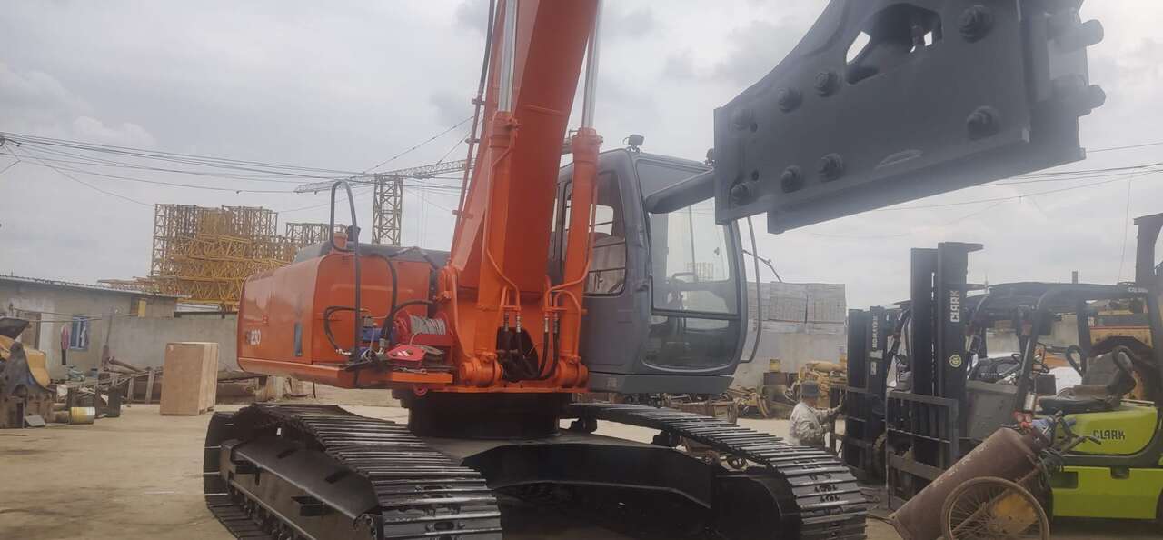 HITACHI EX230-5 - Ekskavator perayap: gambar 3 HITACHI EX230-5 - Ekskavator perayap: gambar 3