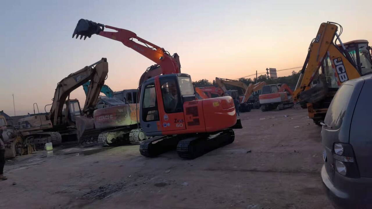 HITACHI ZX60 - Ekskavator perayap: gambar 1 HITACHI ZX60 - Ekskavator perayap: gambar 1