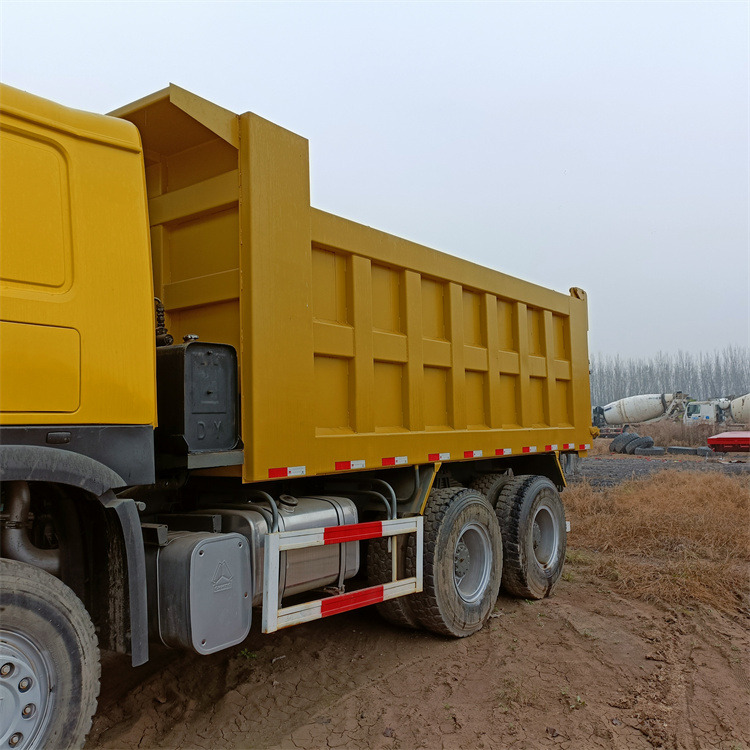 Truk jungkit HOWO HOWO6x4 375: gambar 14