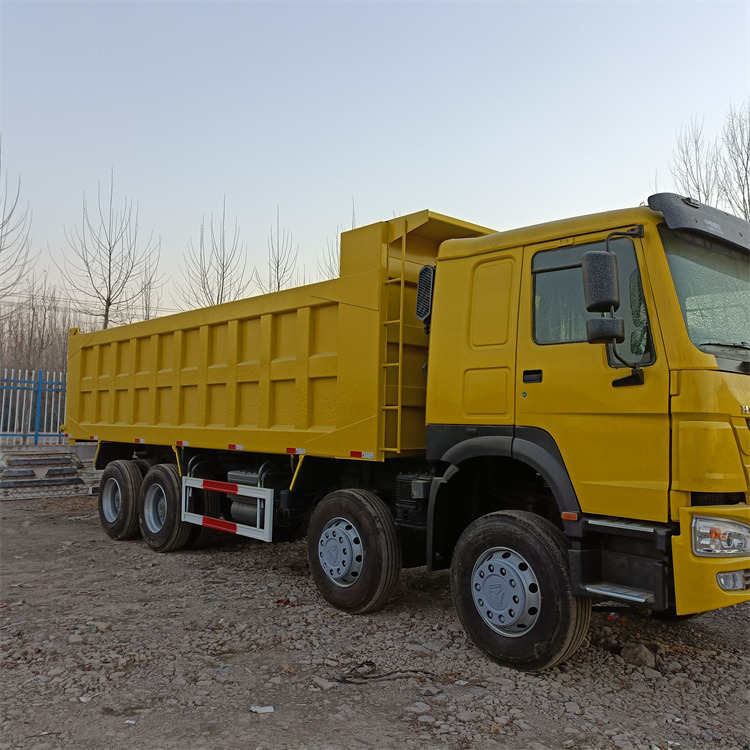 Truk jungkit HOWO Howo 8x4 371hp: gambar 11