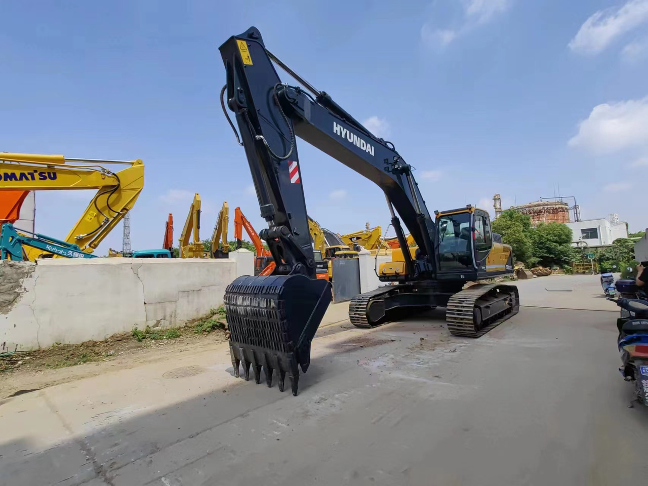 HYUNDAI R305LC-9T - Ekskavator perayap: gambar 2 HYUNDAI R305LC-9T - Ekskavator perayap: gambar 2