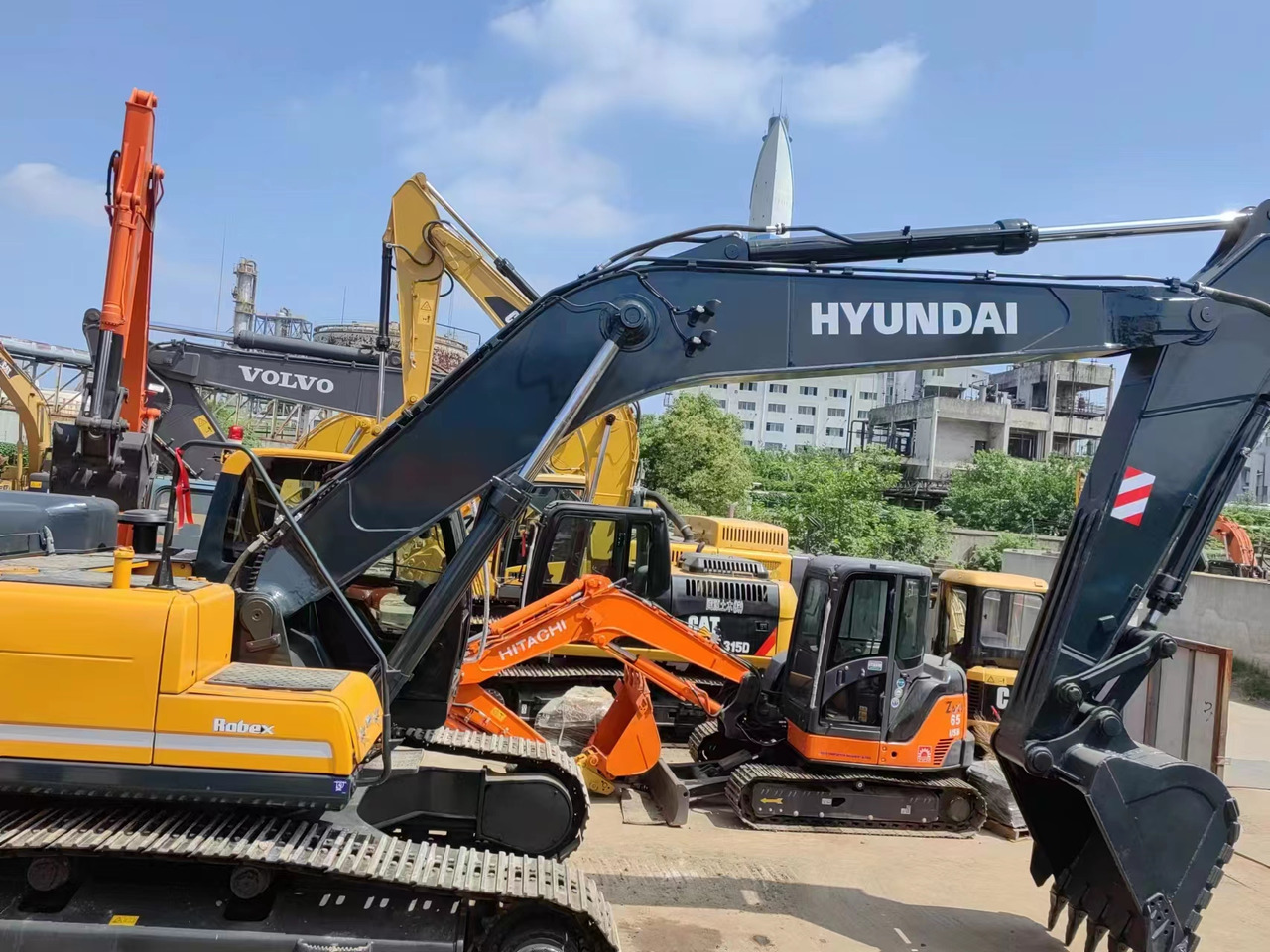 HYUNDAI R305LC-9T - Ekskavator perayap: gambar 4 HYUNDAI R305LC-9T - Ekskavator perayap: gambar 4