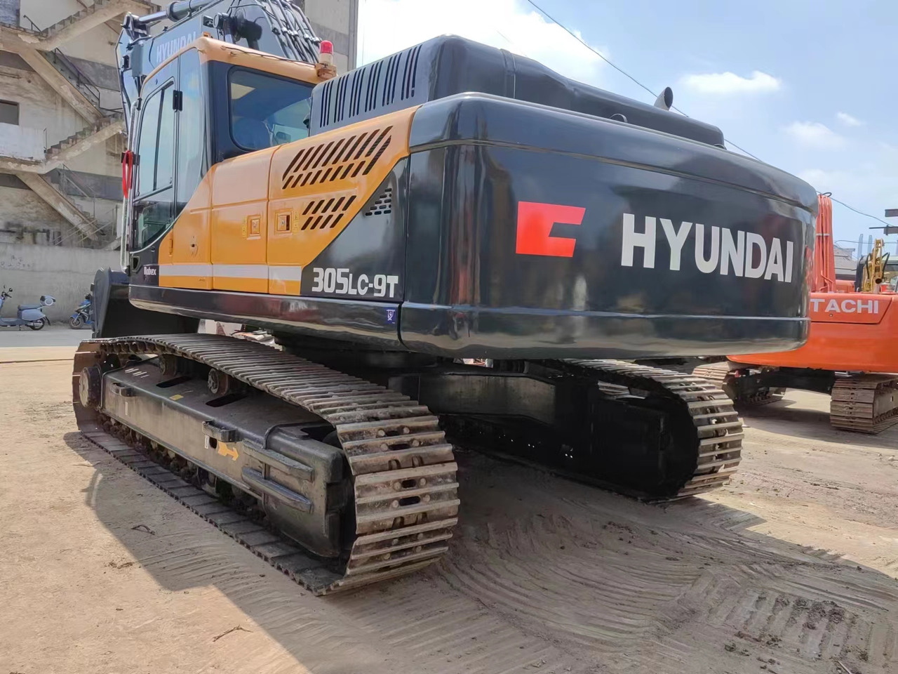 HYUNDAI R305LC-9T - Ekskavator perayap: gambar 5 HYUNDAI R305LC-9T - Ekskavator perayap: gambar 5