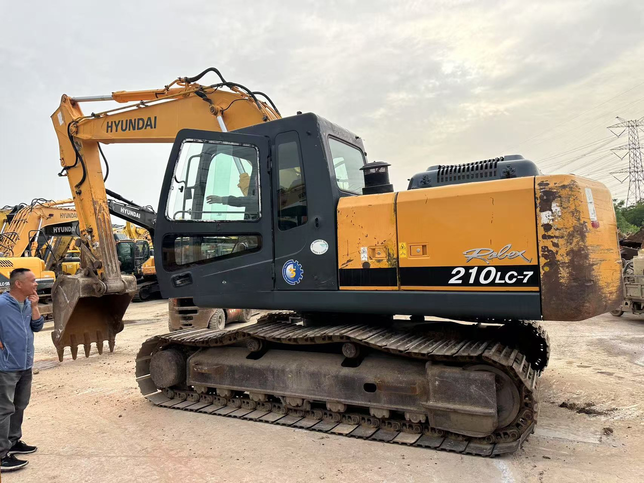 Hyundai R210LC-7 - Ekskavator perayap: gambar 4 Hyundai R210LC-7 - Ekskavator perayap: gambar 4