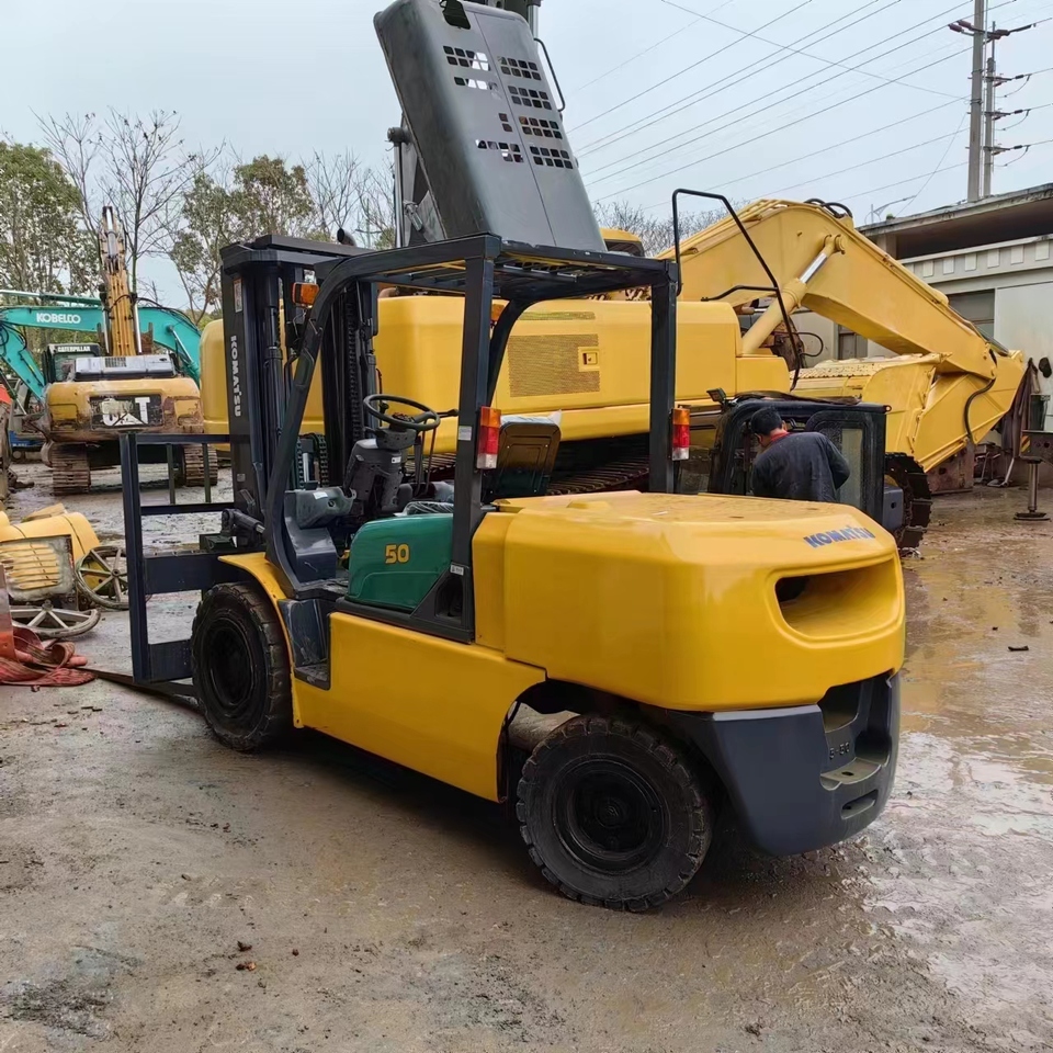 KOMATSU FD50AT-7 - Forklift: gambar 1 KOMATSU FD50AT-7 - Forklift: gambar 1