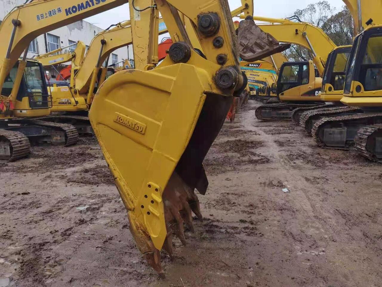 KOMATSU PC210-8 - Ekskavator perayap: gambar 4 KOMATSU PC210-8 - Ekskavator perayap: gambar 4