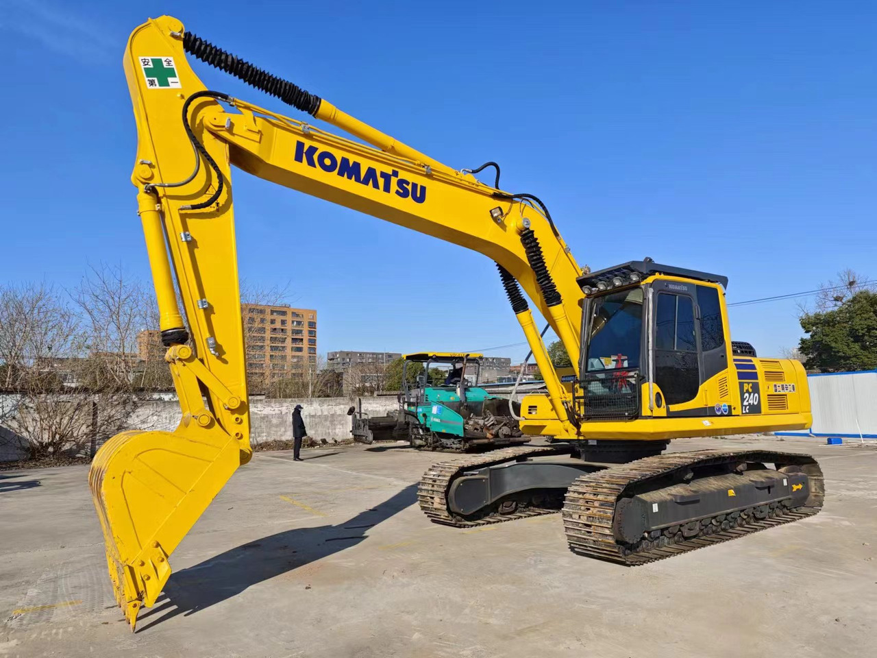 KOMATSU PC240LC-8N1 - Ekskavator: gambar 3 KOMATSU PC240LC-8N1 - Ekskavator: gambar 3