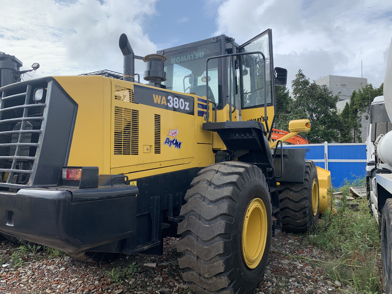 KOMATSU WA380 - Wheel loader: gambar 1 KOMATSU WA380 - Wheel loader: gambar 1