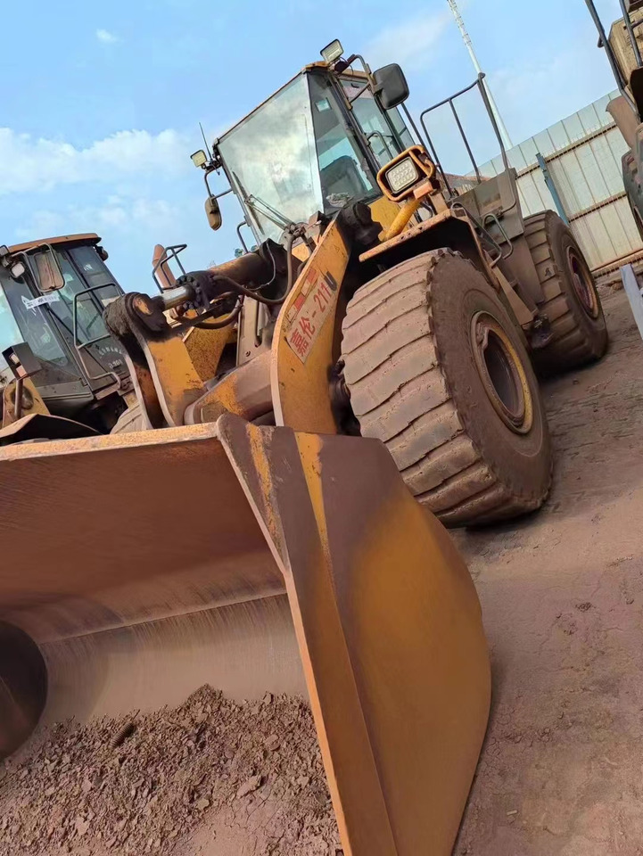 KOMATSU WA470-6 - Wheel loader: gambar 1 KOMATSU WA470-6 - Wheel loader: gambar 1