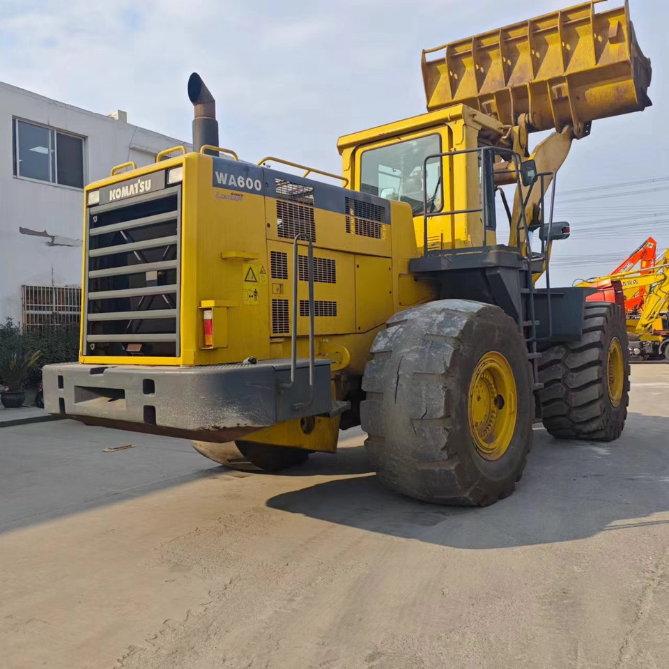 KOMATSU WA600-3 - Wheel loader: gambar 1 KOMATSU WA600-3 - Wheel loader: gambar 1