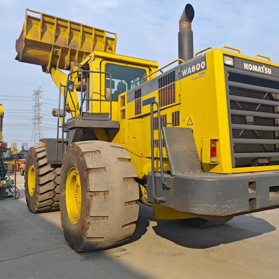 KOMATSU WA600-3 - Wheel loader: gambar 1 KOMATSU WA600-3 - Wheel loader: gambar 1