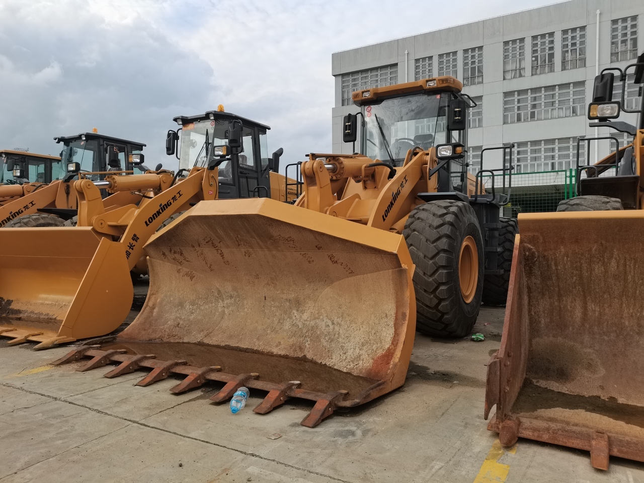 LONKING LG855D - Wheel loader: gambar 1 LONKING LG855D - Wheel loader: gambar 1