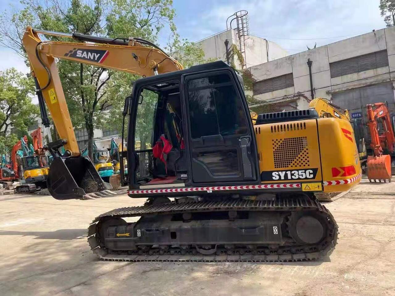 SANY SY135C - Ekskavator perayap: gambar 1 SANY SY135C - Ekskavator perayap: gambar 1