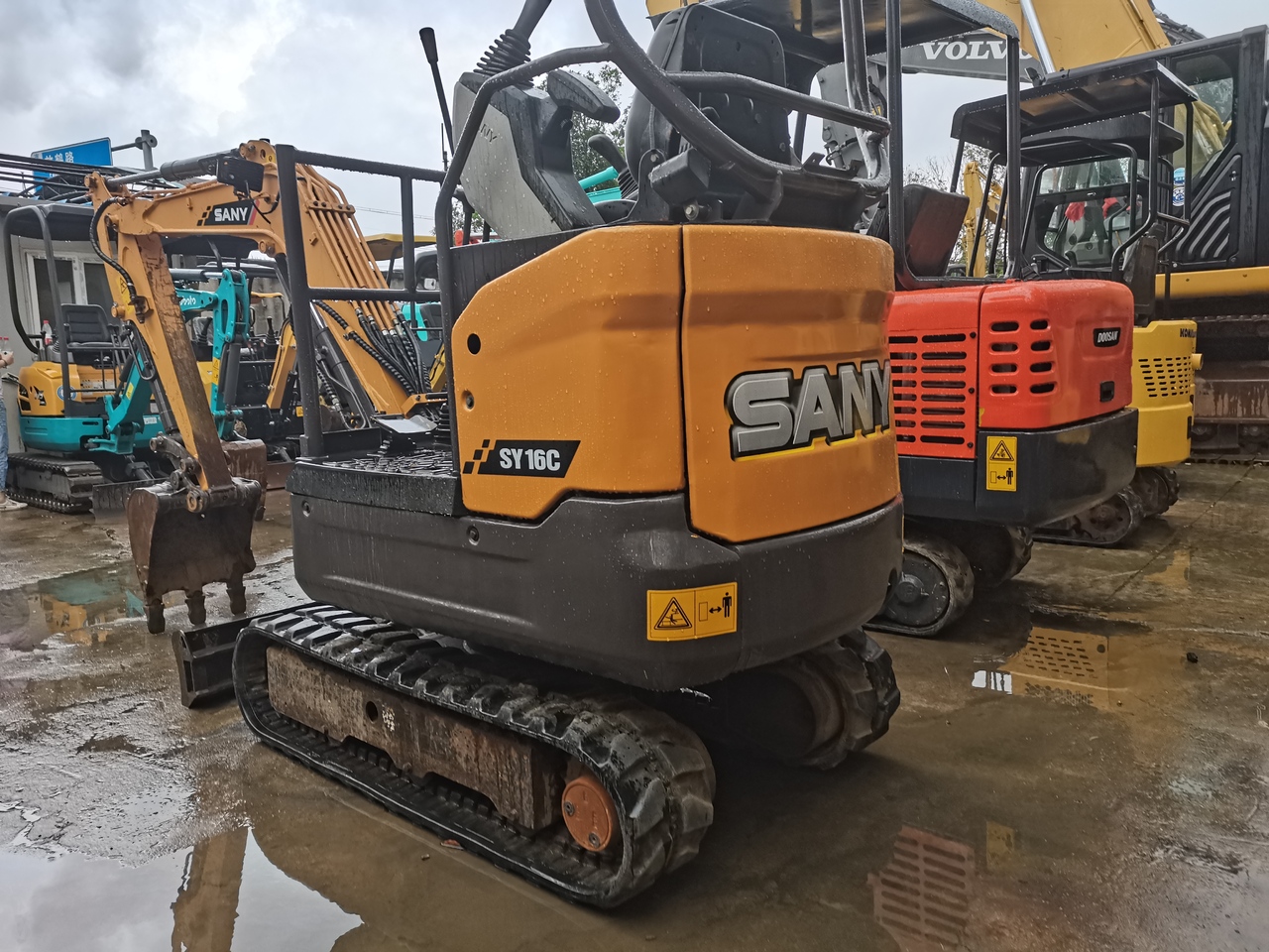 SANY SY16C -excavator - Ekskavator perayap: gambar 5 SANY SY16C -excavator - Ekskavator perayap: gambar 5