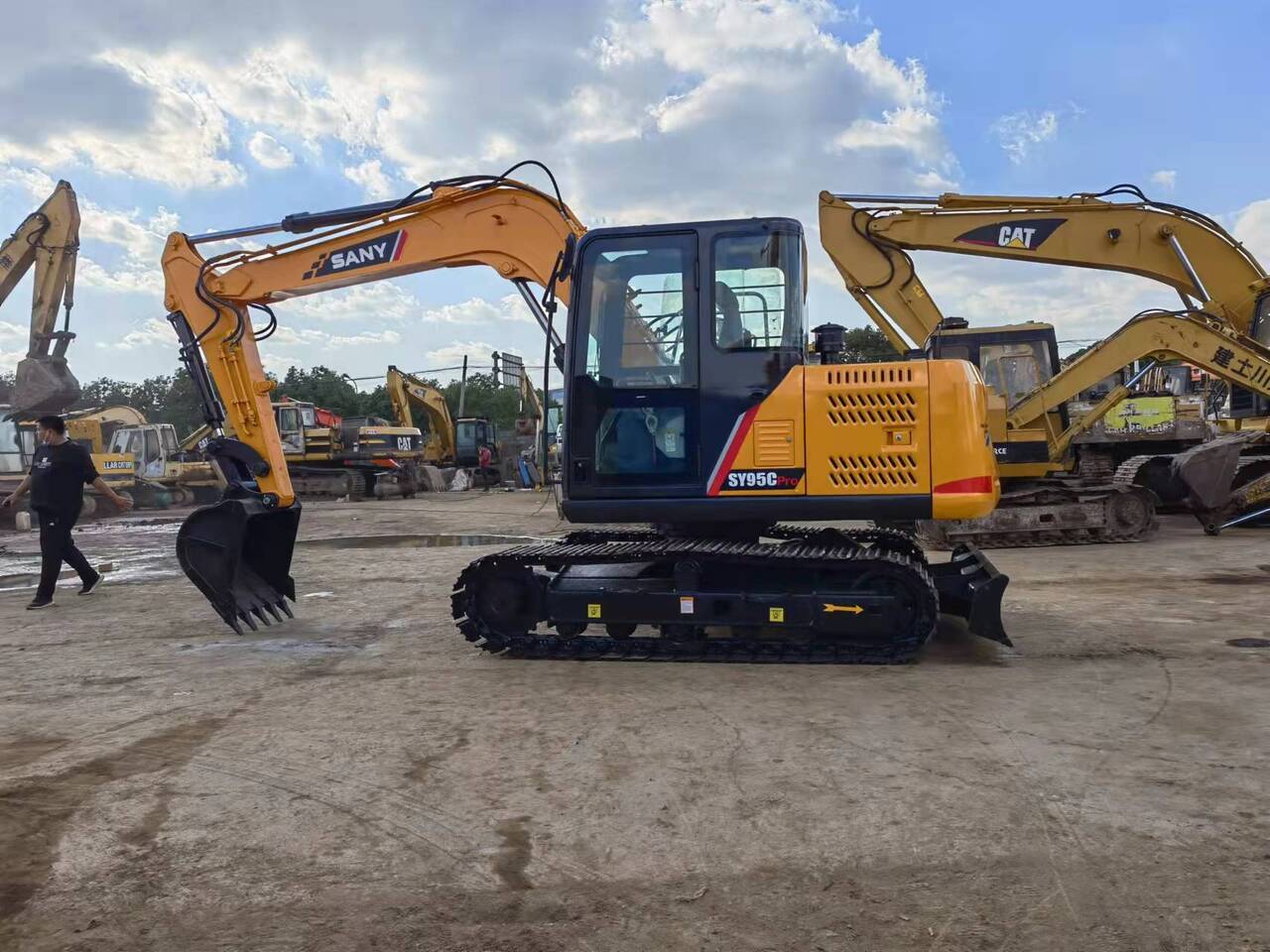 SANY SY95C - Ekskavator mini: gambar 1 SANY SY95C - Ekskavator mini: gambar 1