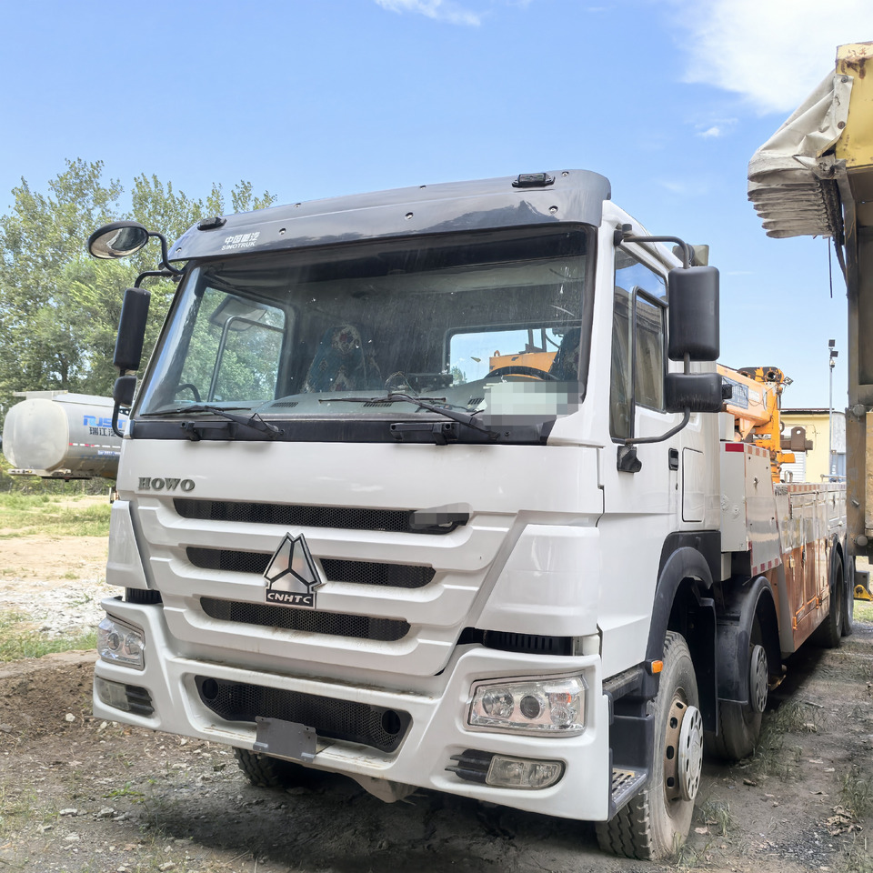 SINOTRUK Howo 8x4 - Truk derek: gambar 2 SINOTRUK Howo 8x4 - Truk derek: gambar 2