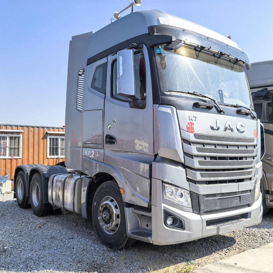 JAC 6x4 K7 - Tractor head: gambar 2 JAC 6x4 K7 - Tractor head: gambar 2