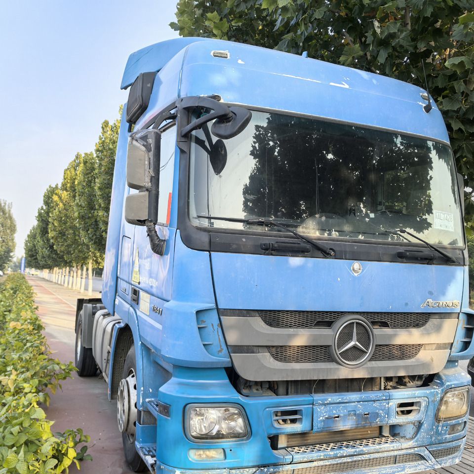 Mercedes-Benz 4x2-1841 - Tractor head: gambar 3 Mercedes-Benz 4x2-1841 - Tractor head: gambar 3